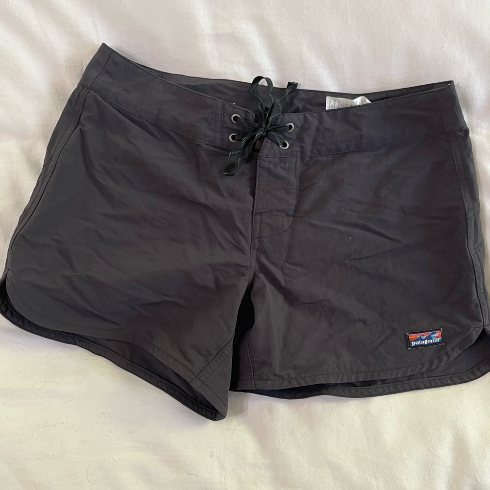 Patagonia black womens shorts 4/6 unworn | board shorts, hiking shorts, recycled